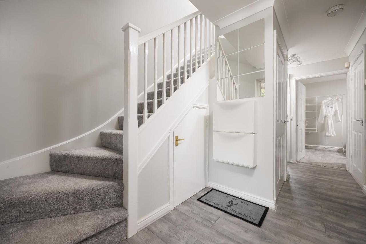 Home From Home Northampton Bagian luar foto